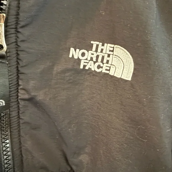 The North Face Classic Black Zip-Up Jacket - Picture 3 of 10